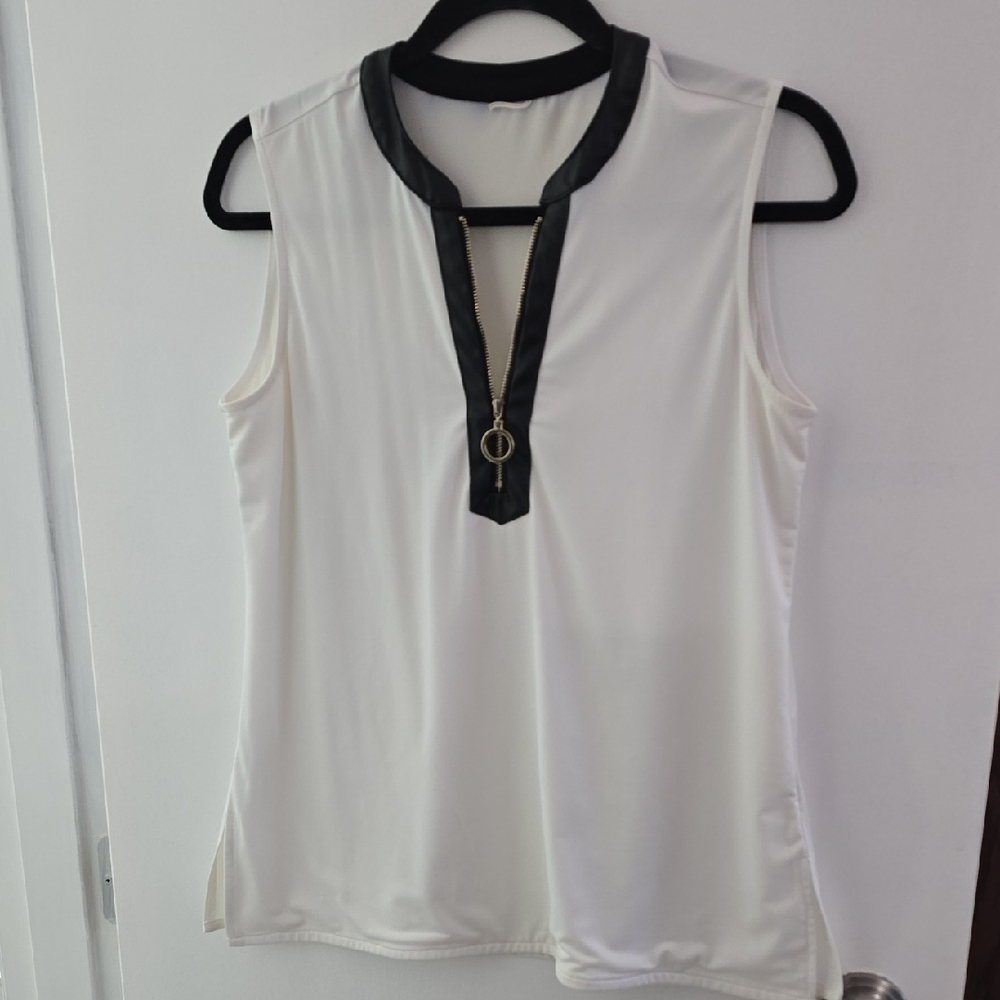 Elegant Sleeveless Blouse with Black Trim